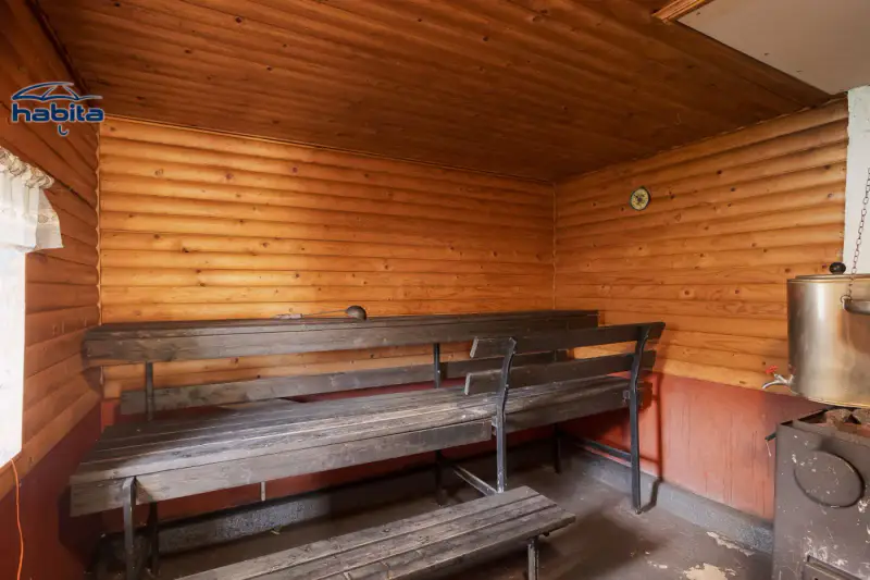 Chalet en rondins ~50 m² (1935) sur île du Päijänne, 12 732 m², 160 m de rive, sauna de rive + savusauna — Siikasaari / Jyväskylä — 17