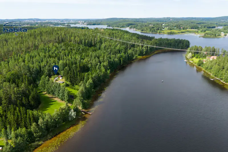 Chalet en rondins ~50 m² (1935) sur île du Päijänne, 12 732 m², 160 m de rive, sauna de rive + savusauna — Siikasaari / Jyväskylä — 18