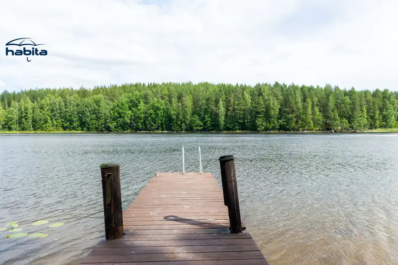 Chalet en rondins ~50 m² (1935) sur île du Päijänne, 12 732 m², 160 m de rive, sauna de rive + savusauna — Siikasaari / Jyväskylä — 6
