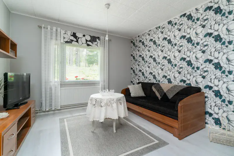 Maison ~99 m² (1982) + sauna séparée, 6,93 ha (~200 m rive), Pirttijärvi — Taka-Keljo / Jyväskylä — 15
