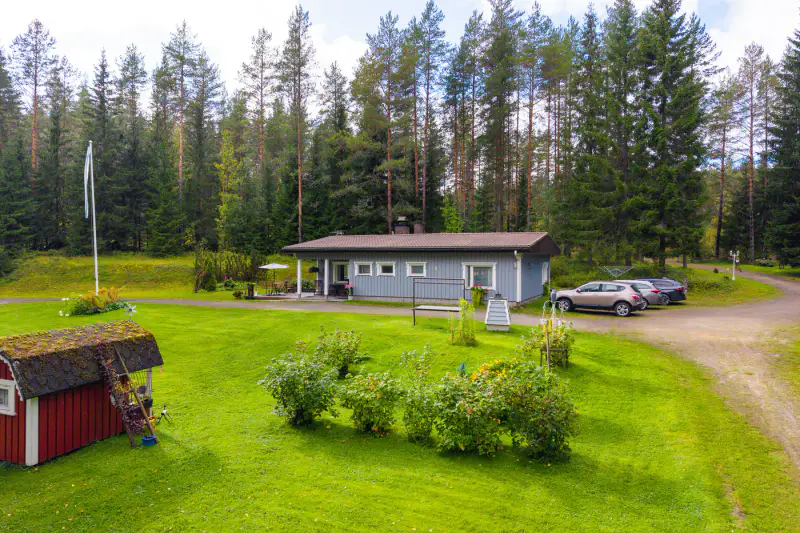 Maison ~99 m² (1982) + sauna séparée, 6,93 ha (~200 m rive), Pirttijärvi — Taka-Keljo / Jyväskylä — 10