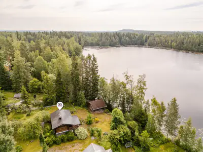 Mökki rondins ~25 m² (1959) + rantasauna + grillikota, 1 990 m², Onkijärvi — Suinula / Kangasala — 1