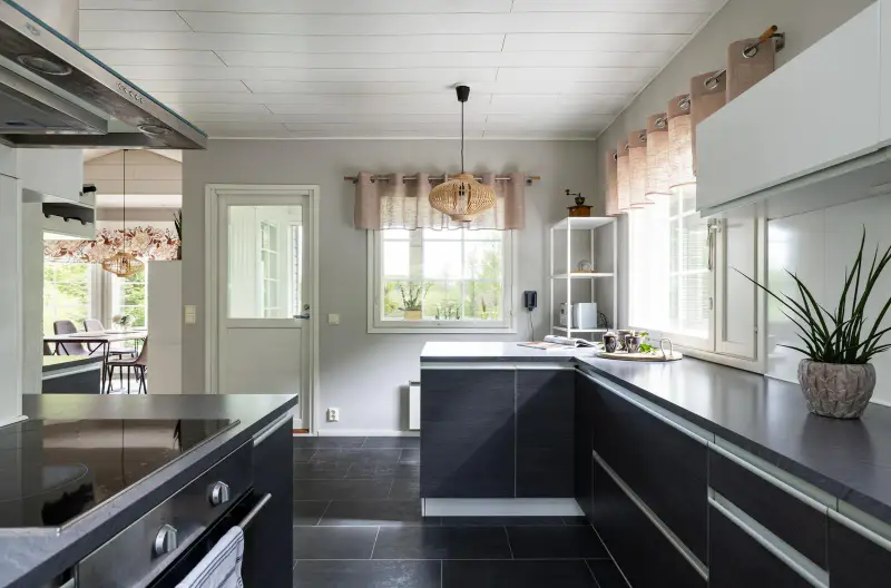 Maison 1998, 99 m², rive privée Suoramanjärvi ~30 m, 3 110 m² — Suomela, Kangasala — 16