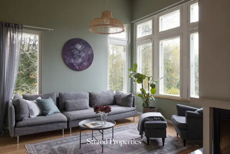 Maison d’architecte 179 m² (2004), 5 chambres, 1,12 ha avec rive privée et ponton sur l’étang Lakolampi — Ruutana / Kangasala — 12