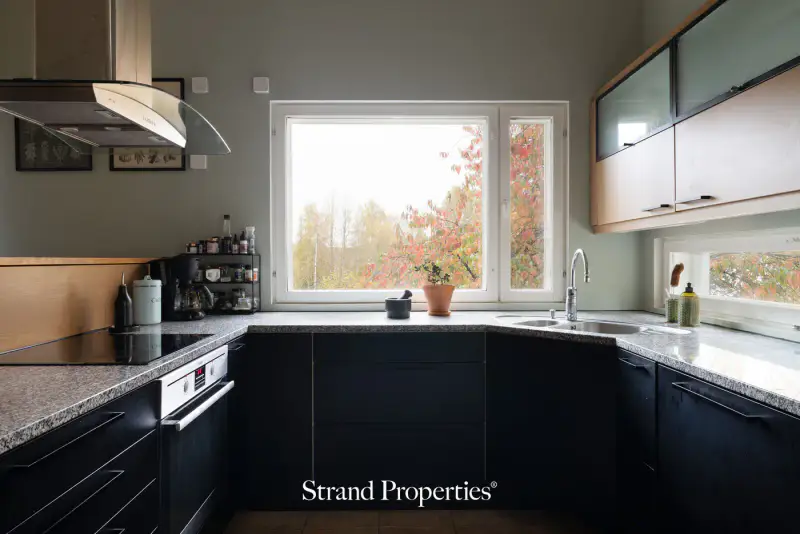 Maison d’architecte 179 m² (2004), 5 chambres, 1,12 ha avec rive privée et ponton sur l’étang Lakolampi — Ruutana / Kangasala — 13