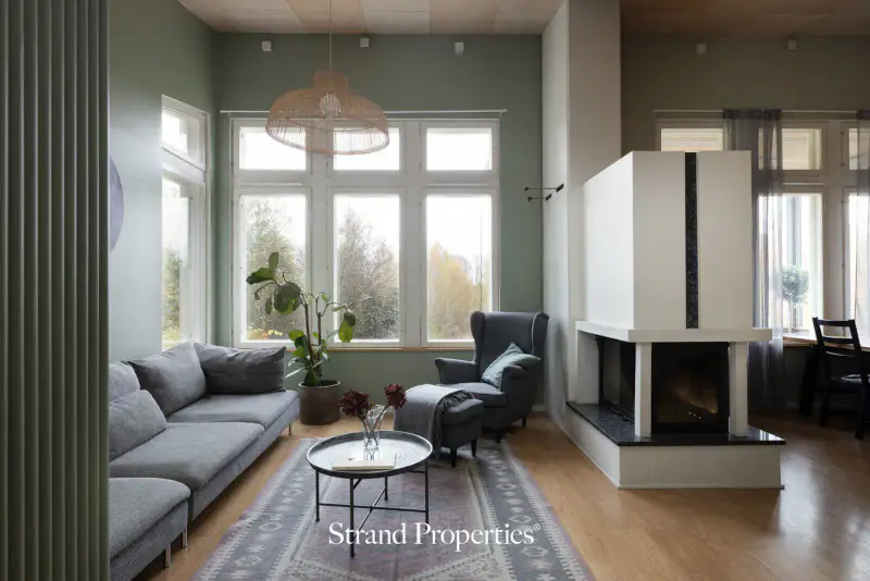 Maison d’architecte 179 m² (2004), 5 chambres, 1,12 ha avec rive privée et ponton sur l’étang Lakolampi — Ruutana / Kangasala — 9