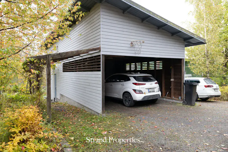 Maison d’architecte 179 m² (2004), 5 chambres, 1,12 ha avec rive privée et ponton sur l’étang Lakolampi — Ruutana / Kangasala — 18