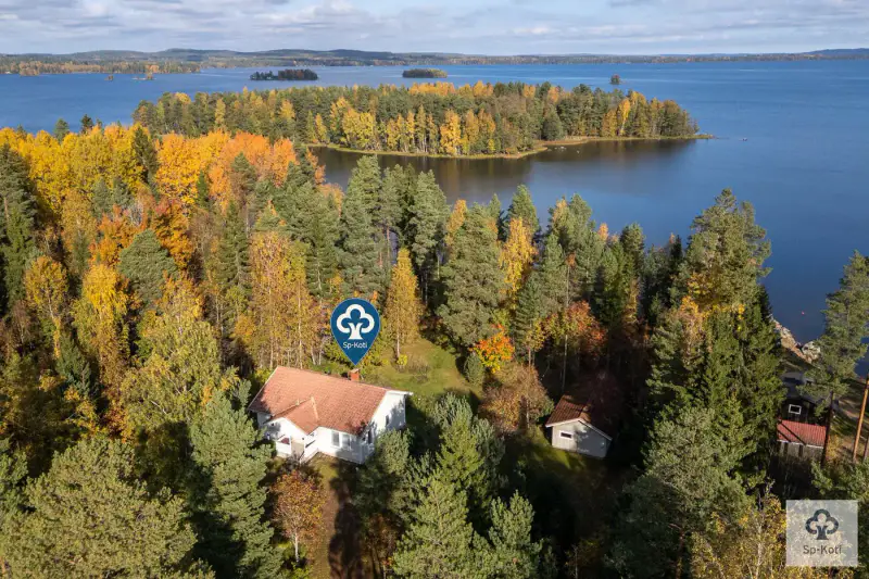 Maison de plain-pied ~88 m² (1998) + sauna à bois, 8 480 m² avec rive privée sur le Längelmävesi — Sahalahti / Kangasala — 2