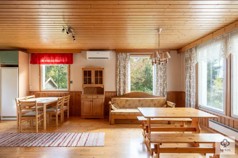 Maison de plain-pied ~88 m² (1998) + sauna à bois, 8 480 m² avec rive privée sur le Längelmävesi — Sahalahti / Kangasala — 11