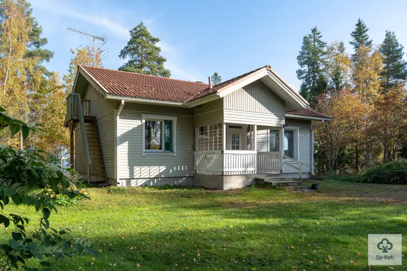 Maison de plain-pied ~88 m² (1998) + sauna à bois, 8 480 m² avec rive privée sur le Längelmävesi — Sahalahti / Kangasala — 3