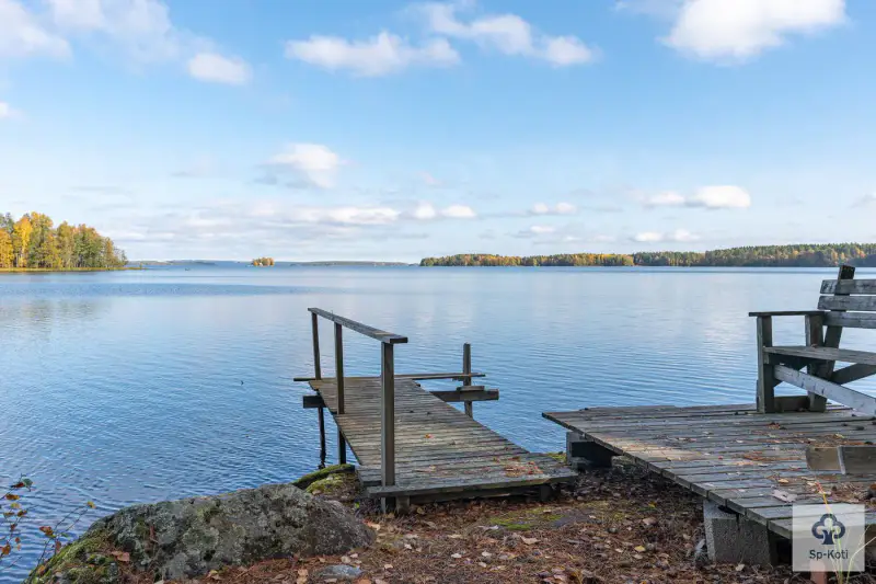 Maison de plain-pied ~88 m² (1998) + sauna à bois, 8 480 m² avec rive privée sur le Längelmävesi — Sahalahti / Kangasala — 5