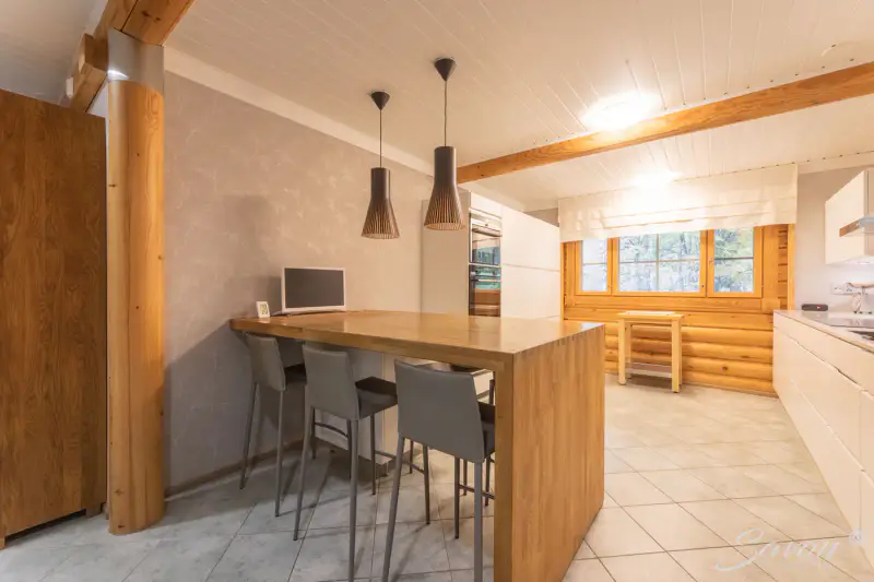 Maison hirsi ~153 m² (1997) + sauna, 4 600 m² (~50 m rive), Saimaa/Haukivesi — Kangaslampi — 4