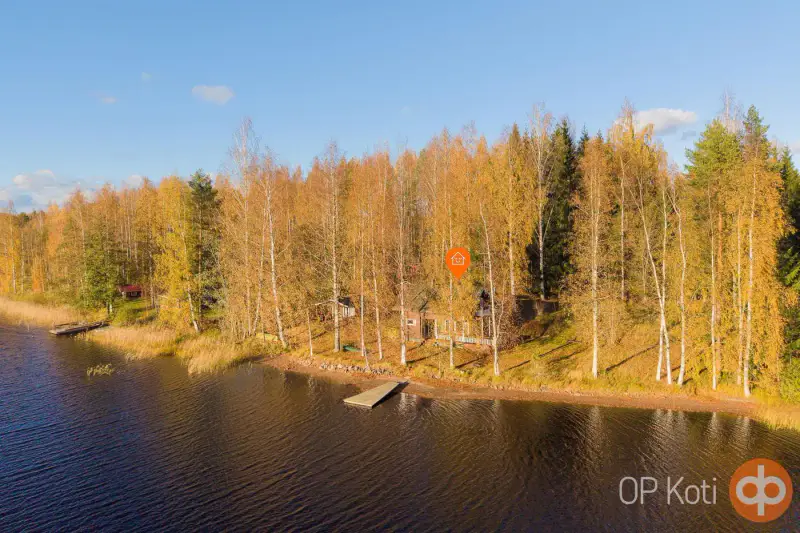 Mökki hirsi ~46 m² (1973, agrandi 2007) avec sauna, 3 000 m² et rive privée sur le Kyyvesi — Luusniemi / Kangasniemi — 16