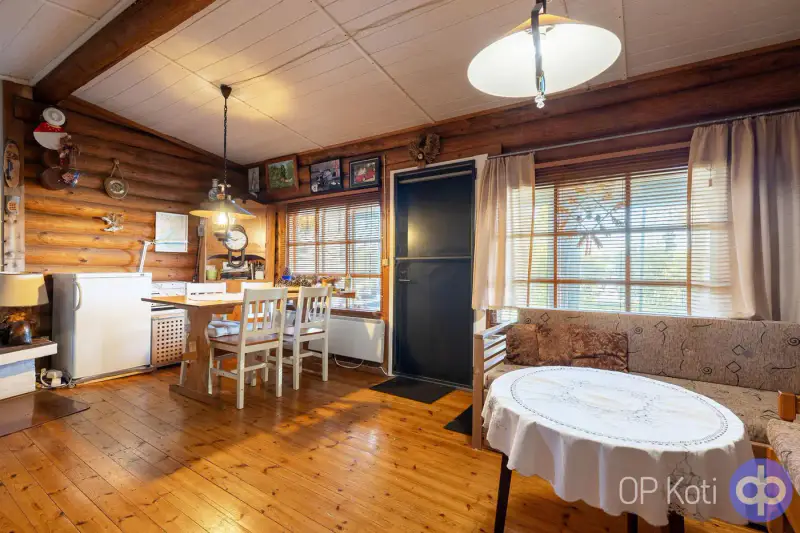 Mökki rondins ~59 m² (1975) + sauna, 2 900 m², Kyyvesi — Luusniemi / Kangasniemi — 3