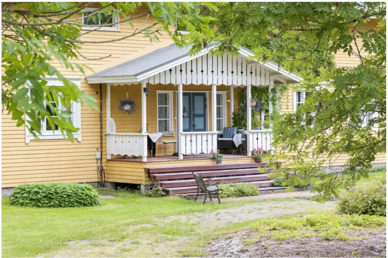Grand chalet en rondins ~400 m² (base 1886, rénové ~2000), rantasauna Lakojärvi, 2,2 ha — Kannonkoski — 3
