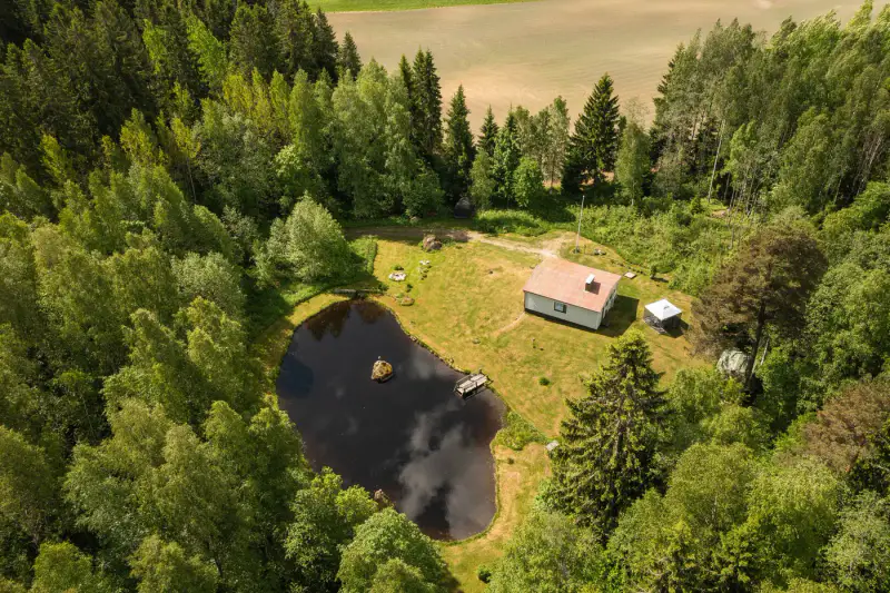 Mökki ~50 m² (1972) + sauna, 5 500 m² avec lampi privé — Vaskijärvi / Karkkila — 16