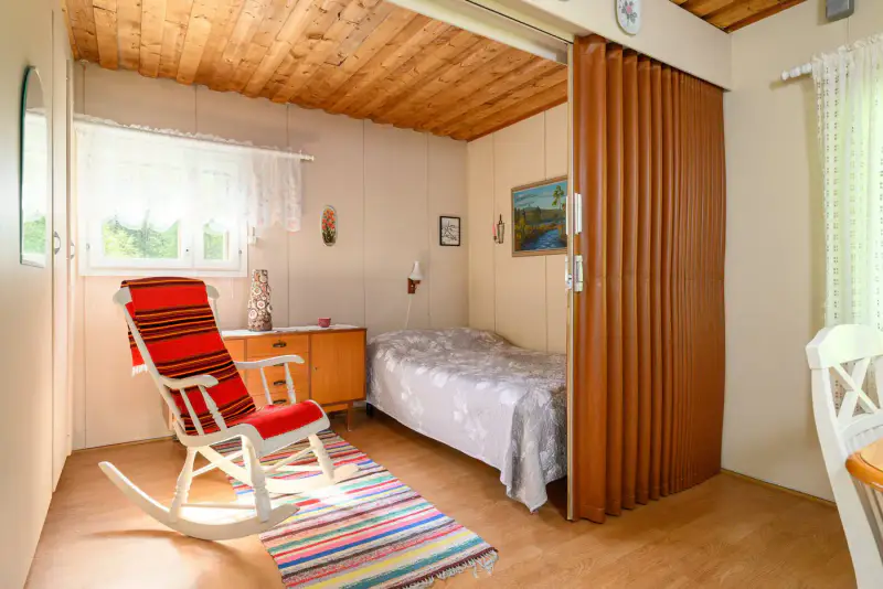 Mökki ~50 m² (1972) + sauna, 5 500 m² avec lampi privé — Vaskijärvi / Karkkila — 6
