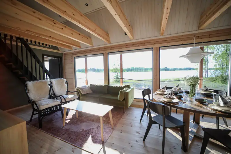 Villa en rondins Kontio de 2023 (68,7 m² + mezzanine) habitable à l’année, 60 m de rive privée et 3 160 m² sur le Karvianjärvi — Karvia — 8
