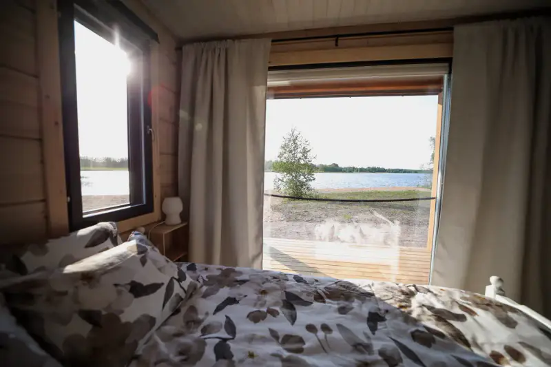 Villa en rondins Kontio de 2023 (68,7 m² + mezzanine) habitable à l’année, 60 m de rive privée et 3 160 m² sur le Karvianjärvi — Karvia — 11