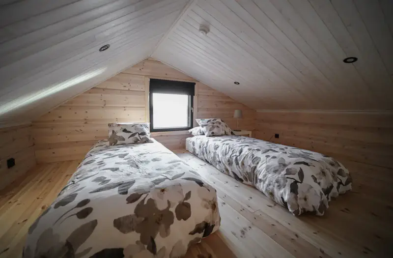 Villa en rondins Kontio de 2023 (68,7 m² + mezzanine) habitable à l’année, 60 m de rive privée et 3 160 m² sur le Karvianjärvi — Karvia — 13