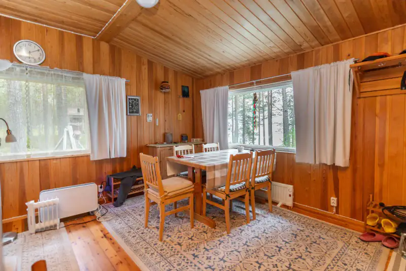 Chalet de rive (65 m², 1964) avec sauna et cheminée, 2 100 m² et ~30 m de rive privée — Kemijärvi — 12
