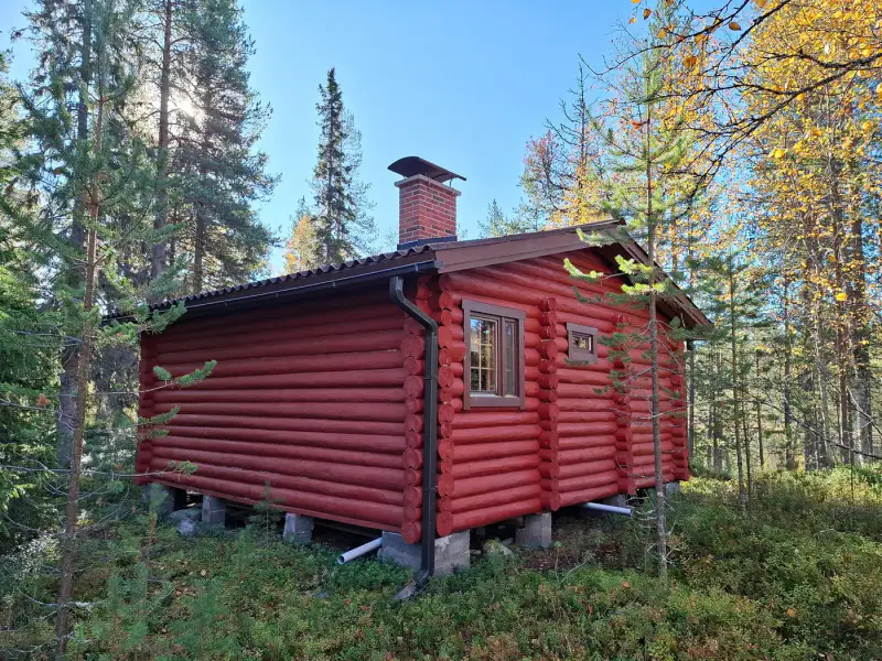 Mökki en rondins (vers 1988) + sauna, forêt 11,9 ha sur l’étang Alimmainen Hevoslampi — Suomu / Kemijärvi — 4