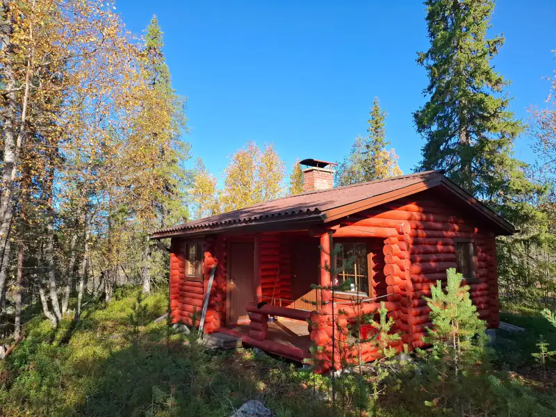 Mökki en rondins (vers 1988) + sauna, forêt 11,9 ha sur l’étang Alimmainen Hevoslampi — Suomu / Kemijärvi — 3