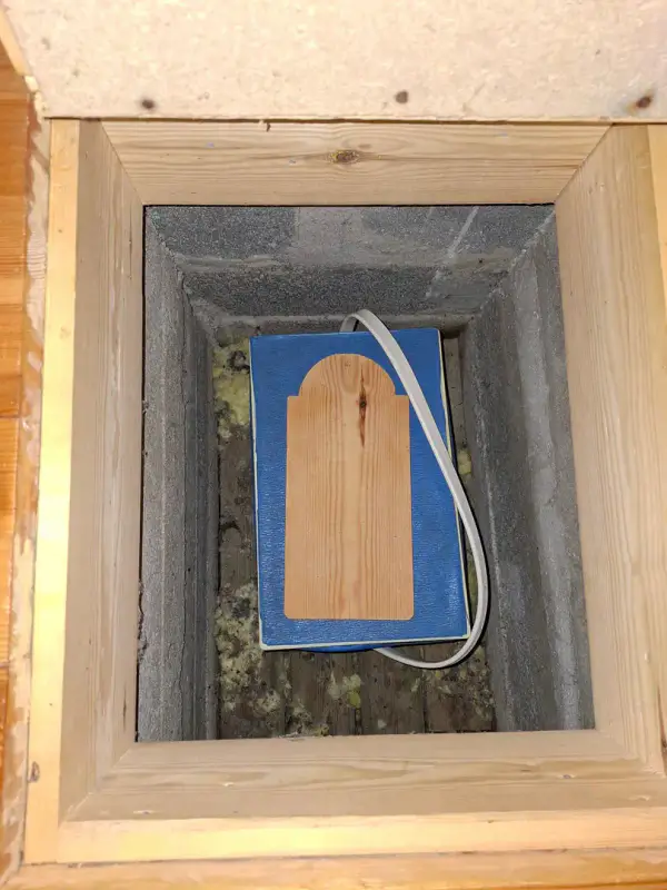 Mökki en rondins (vers 1988) + sauna, forêt 11,9 ha sur l’étang Alimmainen Hevoslampi — Suomu / Kemijärvi — 12