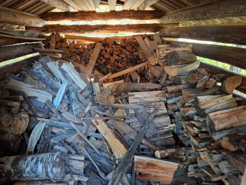 Mökki en rondins (vers 1988) + sauna, forêt 11,9 ha sur l’étang Alimmainen Hevoslampi — Suomu / Kemijärvi — 13