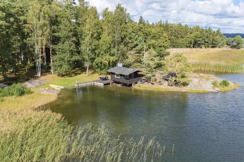 Mökki hivernal 86 m² (1973) mer + sauna 1969, 4 540 m² — Sundvik / Västanfjärd — 2
