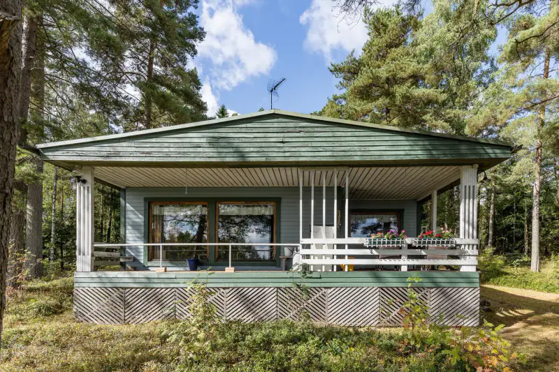 Mökki hivernal 86 m² (1973) mer + sauna 1969, 4 540 m² — Sundvik / Västanfjärd — 3