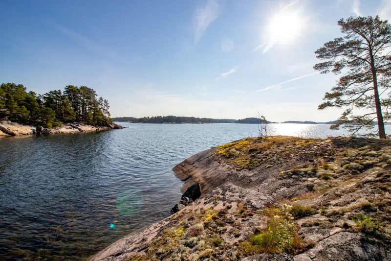 Terrain RA ~0,70 ha (longue rive + abri), droits 200 m², mer — Utterholmen / Västanfjärd — 6
