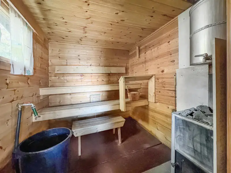 Ensemble 2007 ~57 m² + annexes, ~80 m rive Iso Kivijärvi, 5 900 m² — Keuruu — 14