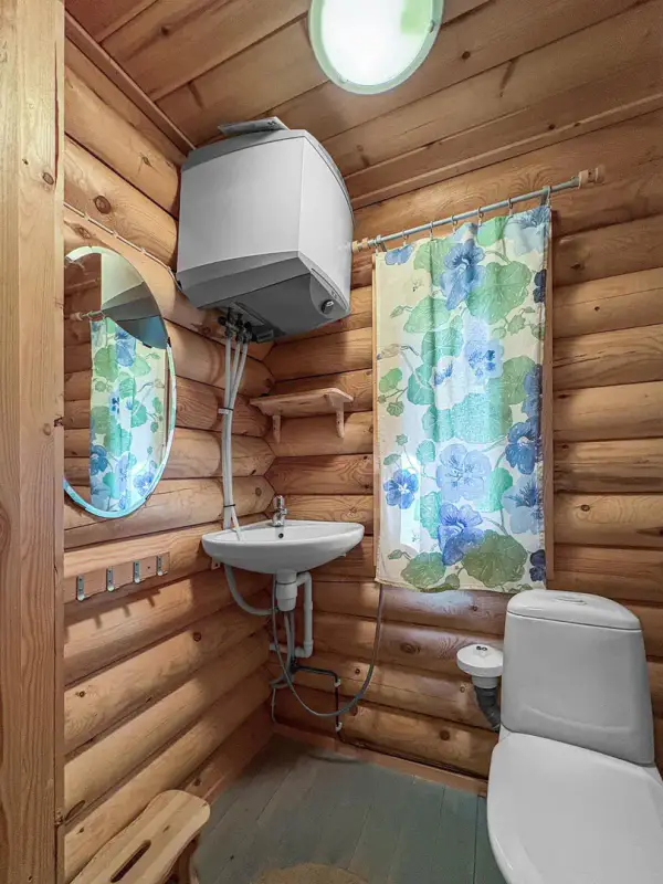 Ensemble 2007 ~57 m² + annexes, ~80 m rive Iso Kivijärvi, 5 900 m² — Keuruu — 9
