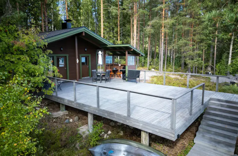 Mökki ~21 m² (2008) + aitta, grande terrasse, rive Pihlajavesi, 3 950 m² — Pihlajavesi — 6