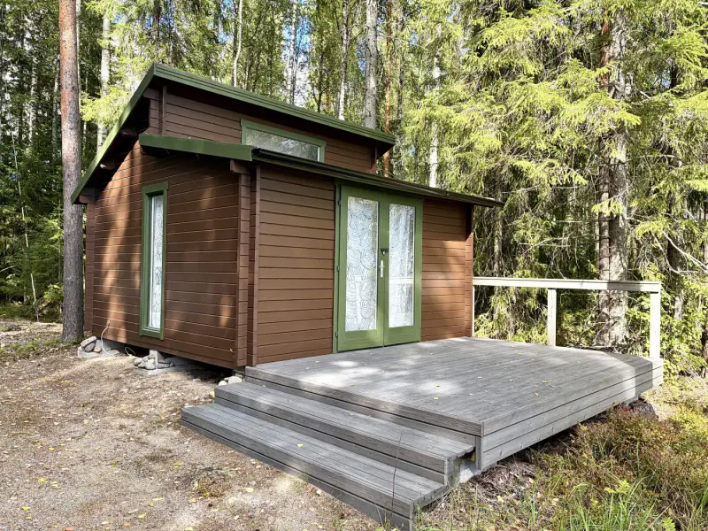 Mökki ~21 m² (2008) + aitta, grande terrasse, rive Pihlajavesi, 3 950 m² — Pihlajavesi — 16