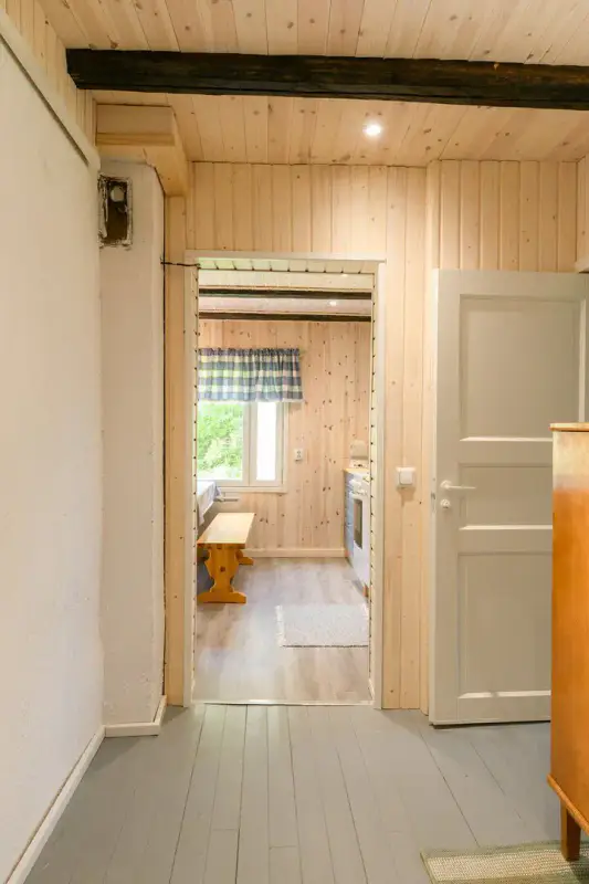 Mökki bois ~65 m² (1948, rénové) + sauna ext., 1,61 ha, Keurusselkä — Häkkiskylä / Keuruu — 17