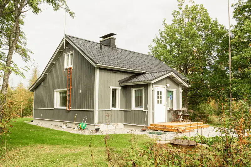 Mökki bois ~65 m² (1948, rénové) + sauna ext., 1,61 ha, Keurusselkä — Häkkiskylä / Keuruu — 1