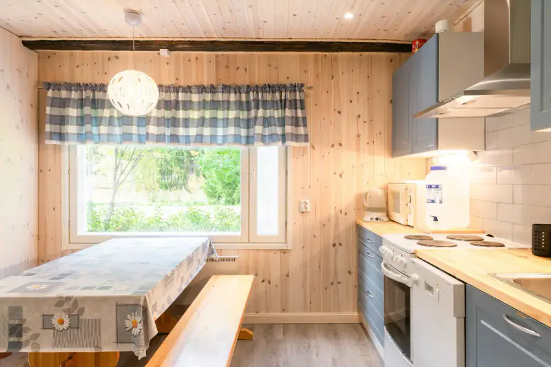 Mökki bois ~65 m² (1948, rénové) + sauna ext., 1,61 ha, Keurusselkä — Häkkiskylä / Keuruu — 6