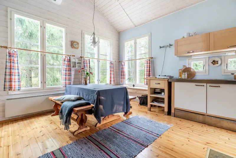 Mökki ~59 m² (1940, agrandi 2012) + sauna rive, 4 910 m², Lammi järvi — Kylmälä / Kirkkonummi — 1