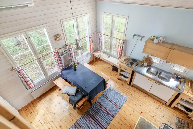 Mökki ~59 m² (1940, agrandi 2012) + sauna rive, 4 910 m², Lammi järvi — Kylmälä / Kirkkonummi — 2
