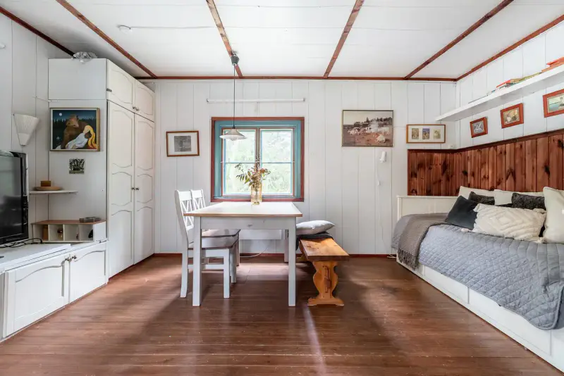 Mökki ~59 m² (1940, agrandi 2012) + sauna rive, 4 910 m², Lammi järvi — Kylmälä / Kirkkonummi — 10