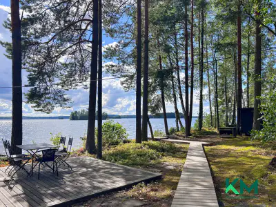 Chalet en rondins 1973, 54 m², rive privée Pyhäjärvi ~243 m, 17 613 m² — Huutniemi, Kitee — 1