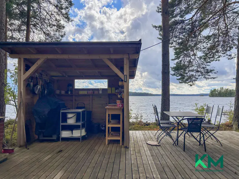 Chalet en rondins 1973, 54 m², rive privée Pyhäjärvi ~243 m, 17 613 m² — Huutniemi, Kitee — 17