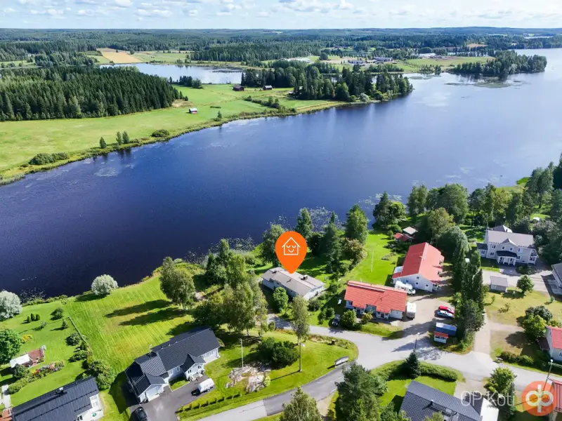 Maison 1959 (~144 m²) + extension 1996, rive Kiurujärvi, 2 088 m² — Kiuruvesi — 1