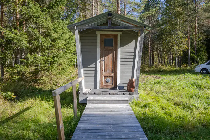 Mökki ~51 m² (1996) + sauna, rive Veitjoki, 1,435 ha — Veitjoki / Kivijärvi — 12