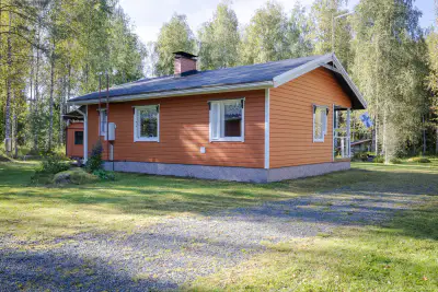 Mökki ~51 m² (1996) + sauna, rive Veitjoki, 1,435 ha — Veitjoki / Kivijärvi — 1