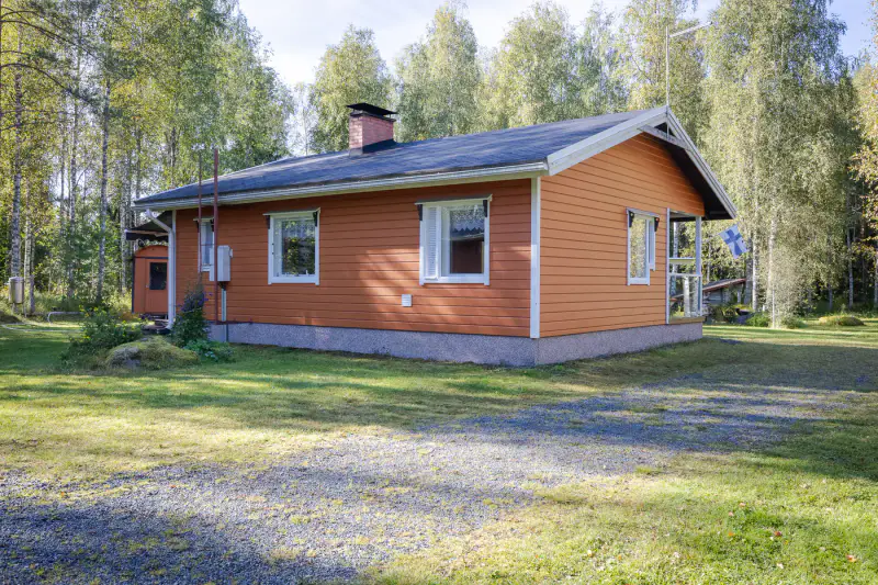 Mökki ~51 m² (1996) + sauna, rive Veitjoki, 1,435 ha — Veitjoki / Kivijärvi — 1