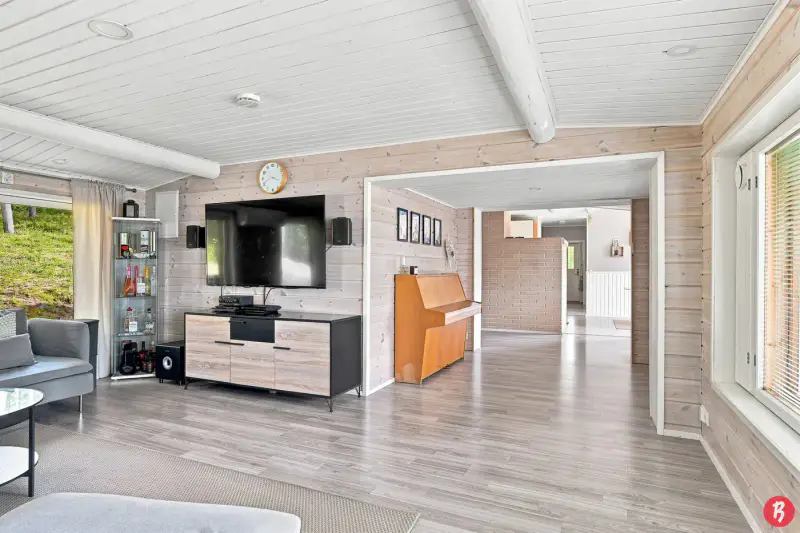 Maison ~133 m² (1977), rive Heitjärvi, 4 160 m² — Kivijärvi — 5
