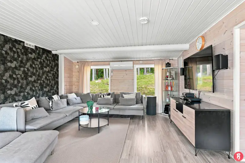 Maison ~133 m² (1977), rive Heitjärvi, 4 160 m² — Kivijärvi — 4